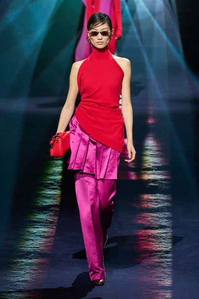 Look 50